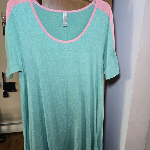 Top - Picture 2 of 2